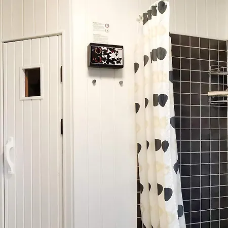 8 Person Holiday In *